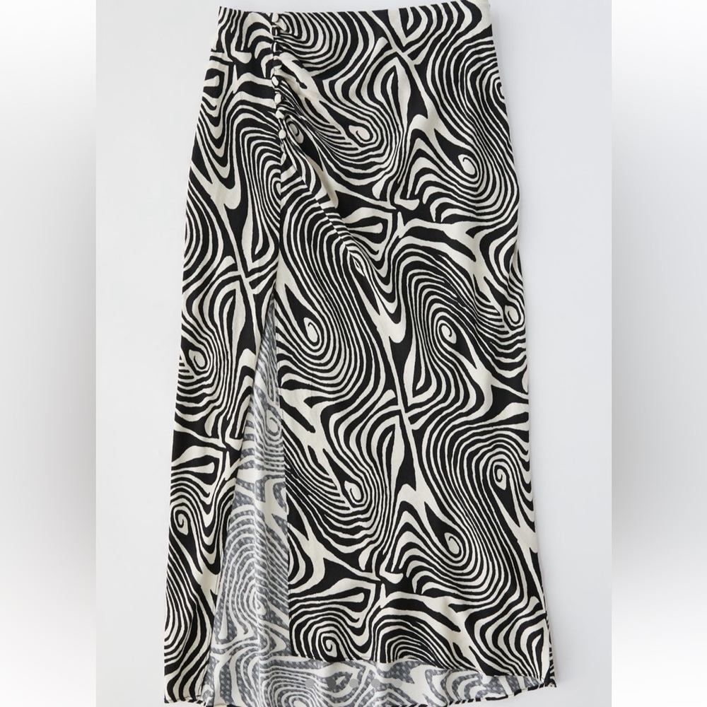 Urban Outfitters - Jewel Gathered Midi Skirt | Small